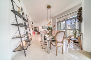 Apartment | 1 bedroom - Enchanting 1BR w Balcony Overlooking Dubai Marina (Dubai)