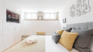 1 bedroom, desk, iron/ironing board, internet