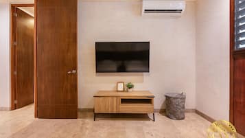 Condo luxo | 2 quartos, edredons de pluma, camas com colchões pillow-top