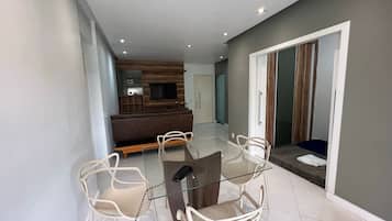 Fridge, microwave, oven, blender