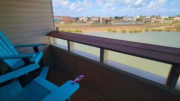 Apartment, 2 Bedrooms | Property grounds