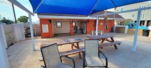 Apartment, 2 Bedrooms | Outdoor dining