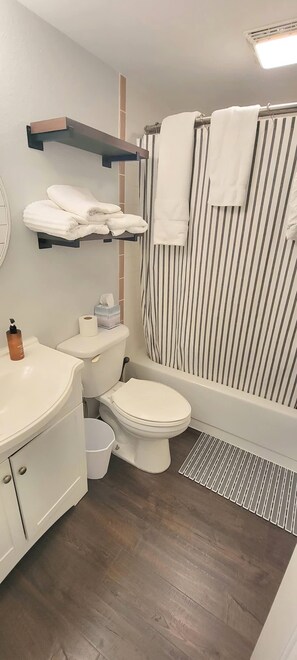 Bathroom - Oyster Cove 2 Bedroom Condo by RedAwning (Port Isabel)