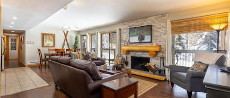 Condo, 2 Bedrooms | Interior