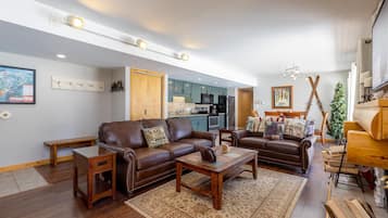 Condo, 2 Bedrooms | Living area | Smart TV