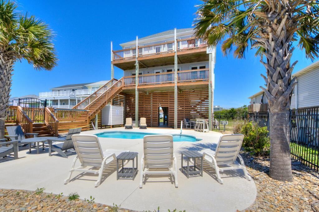 5BR/3.5BA Home - Oceanfront, Event Home, Dog Friendly, Sleeps 13