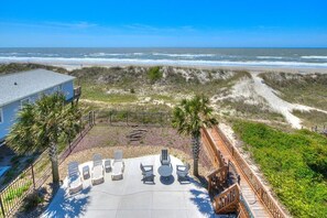 Terrace/patio - Enjoy oceanfront luxury at Big Tuna in Oak Island—ideal for 13 guests! (Oak Island)