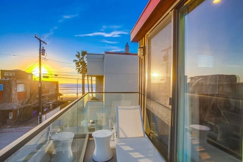 Modern Oceanview Penthouse 3Bed + Parking