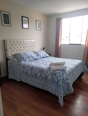 3 quartos, ferros/tábuas de passar roupa, Wi-Fi, roupa de cama