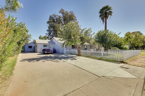 Apartment (0 Bedroom) | Interior - 5 Mi to Dtwn: Pet-friendly Phoenix Studio w/ Yard (Phoenix)