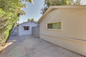 Apartment (0 Bedroom) | Interior - Modern Tiny Home ~ 5 Mi to Downtown Phoenix! (Phoenix)