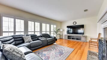 House (3 Bedrooms) | Front of property