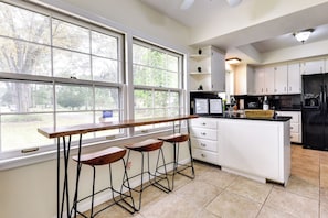 House (3 Bedrooms) | Interior - Jacksonville Vacation Home w/ Trout River Access (Jacksonville)