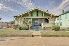 House (5 Bedrooms) | Front of property