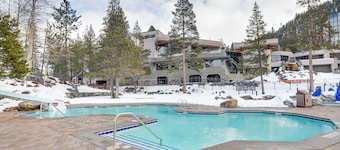 Breathtaking Olympic Valley Gem: Walk to Chairlift