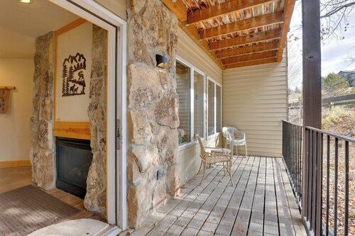 1/2 Mi to Granby Ranch: Townhome w/ Fireplace!