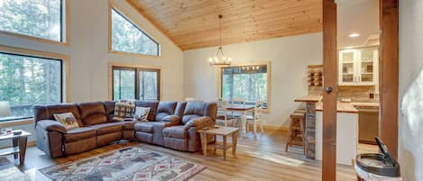 單棟房屋 (3 Bedrooms) | 內部