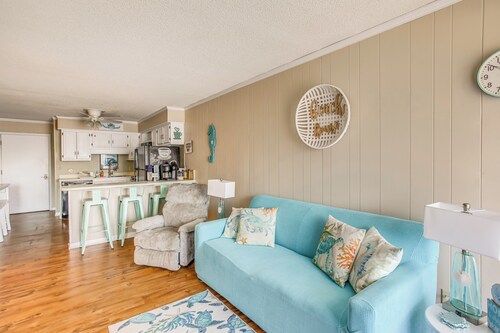 Myrtle Beach Vacation Rental - Walk to the Ocean!