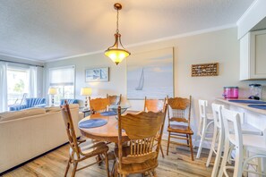 Apartment (2 Bedrooms) | Interior - Eclectic Atlantic Beach Condo w/ Amenity Access! (Atlantic Beach)