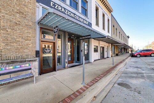 Dtwn Decatur Apt: Walk to Restaurants & Shops