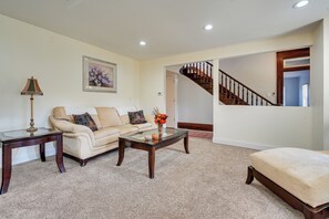 House (3 Bedrooms) | Interior - Spacious & Inviting Jackson Getaway w/ Fireplace! (Jackson)