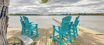 Lakefront Antioch Cottage w/ Dock & Gas Grill!