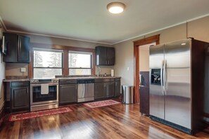 House (5 Bedrooms) | Interior