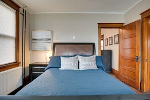 House (5 Bedrooms) | 5 bedrooms, desk, laptop workspace, iron/ironing board
