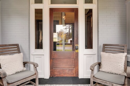 Spacious Home in Ramsay: 9 Smart TVs + Pool Table!