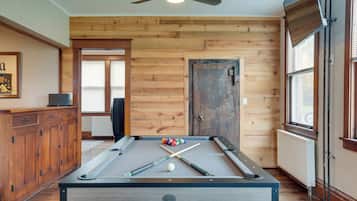 House (5 Bedrooms) | Interior