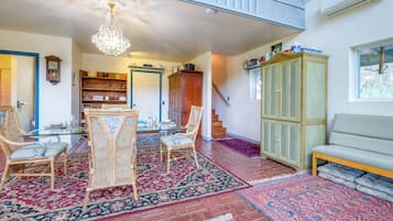 Apartment (0 Bedroom) | Interior