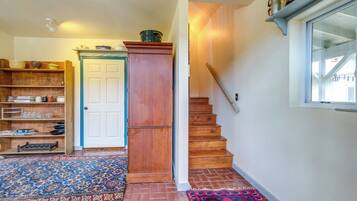 Apartment (0 Bedroom) | Bahagian dalam