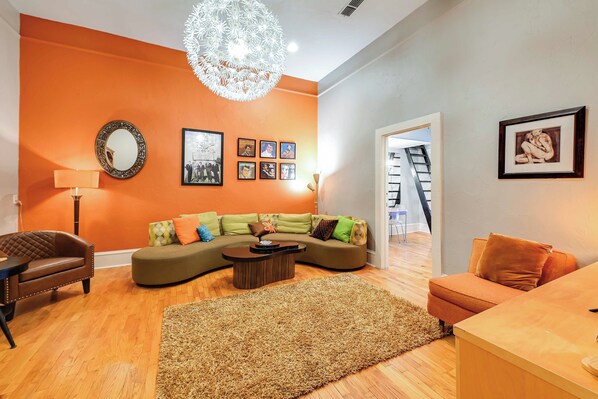 Apartment (1 Bedroom) | Interior - Historic Decatur Apt w/ City Square Views (Decatur)