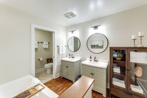 House (4 Bedrooms) | Interior - Riverwood: South Haven Retreat on 10 Acres (South Haven)