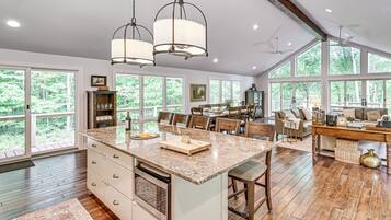 House (4 Bedrooms) | Interior