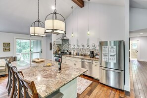 Interior - Riverwood: South Haven Retreat on 10 Acres (South Haven)