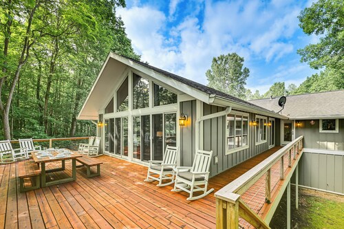 Riverwood: South Haven Retreat on 10 Acres
