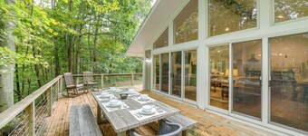 Riverwood: South Haven Retreat on 10 Acres