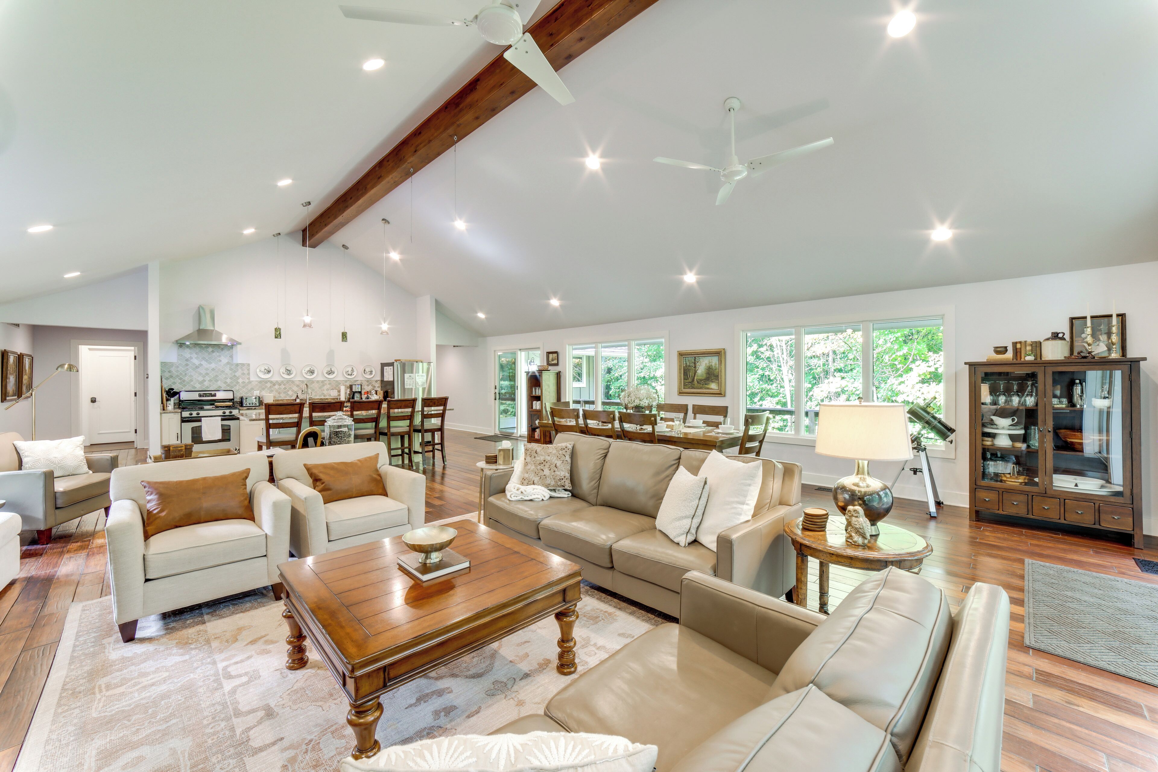 House (4 Bedrooms) | Interior