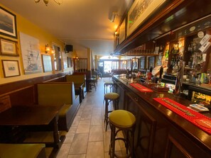 Bar (on property) - The Lady Hamilton B&B (Portsmouth)