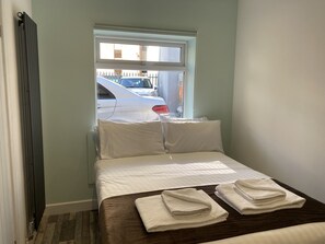 Comfort Double Room - The Lady Hamilton B&B (Portsmouth)