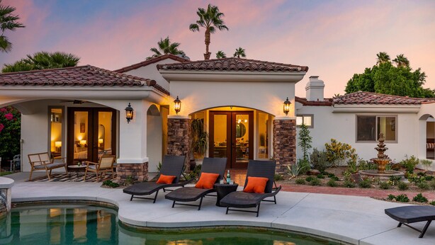 A house with a swimming pool, outdoor seating, and a garden. - Mirador Desert Oasis – Mediterranean Escape (Palm Springs)