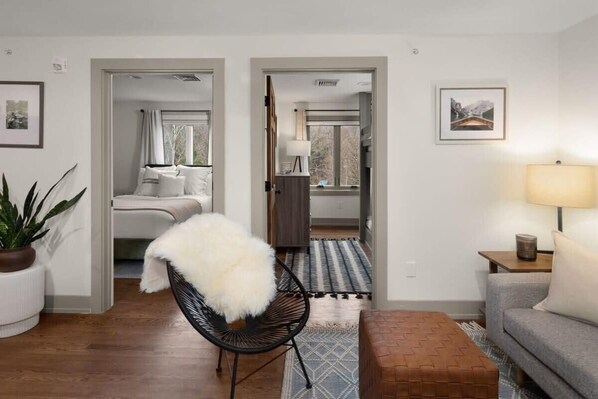 2 habitaciones, tabla de planchar con plancha, wifi y ropa de cama 