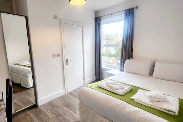 Standard Room, 1 Double Bed | 1 bedroom, iron/ironing board, free WiFi
