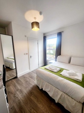 Standard Room, 1 Double Bed | 1 bedroom, iron/ironing board, free WiFi