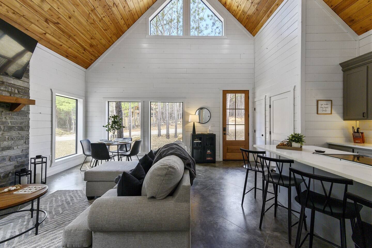 Smart TV, fireplace, video games