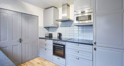 Host & Stay | Allium House