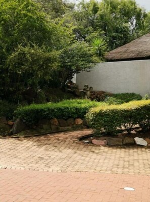 Property grounds - 50 Galena Affordable Luxury Studio Apartment (Roodepoort)