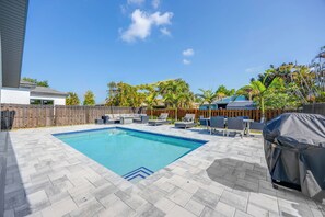 Pool - Luxe Pool Home just minutes from the beach and shopping! (Naples)