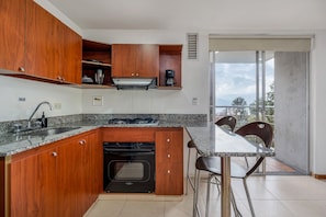 Frigorifero, microonde, forno, macchina per tè/caffè